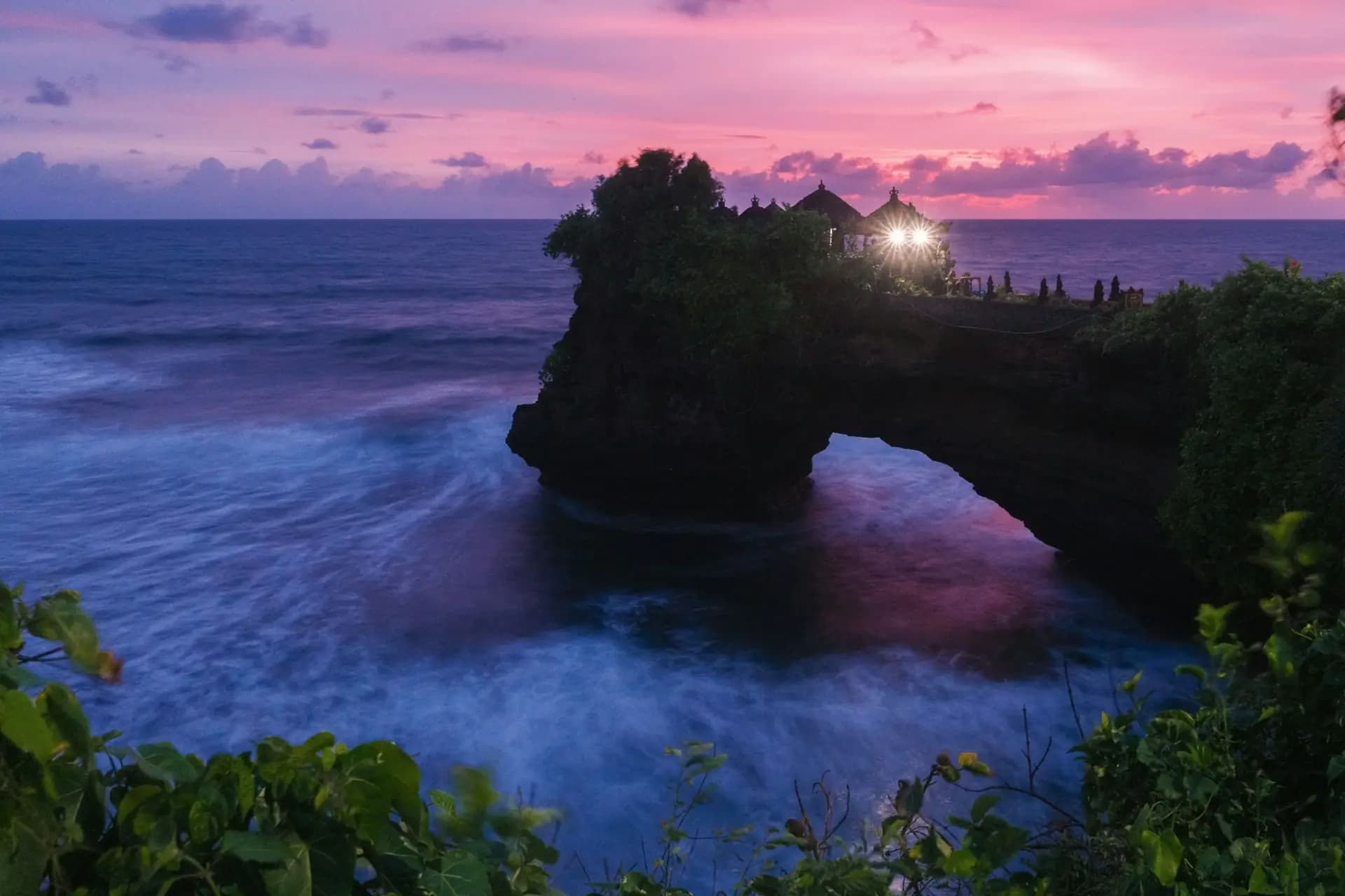 Where to stay in Bali for a honeymoon — clifftop temple at sunset
