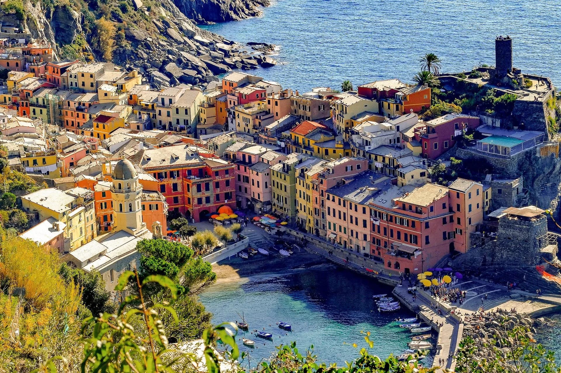 cinque terre harbor with colorful buidlings