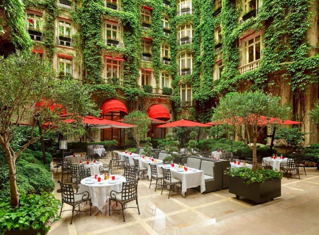 plaza athenee hotel paris img 11