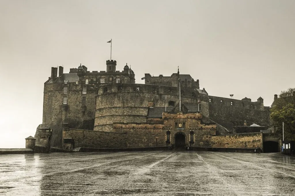 edinburgh castle g2db37fd07 1920