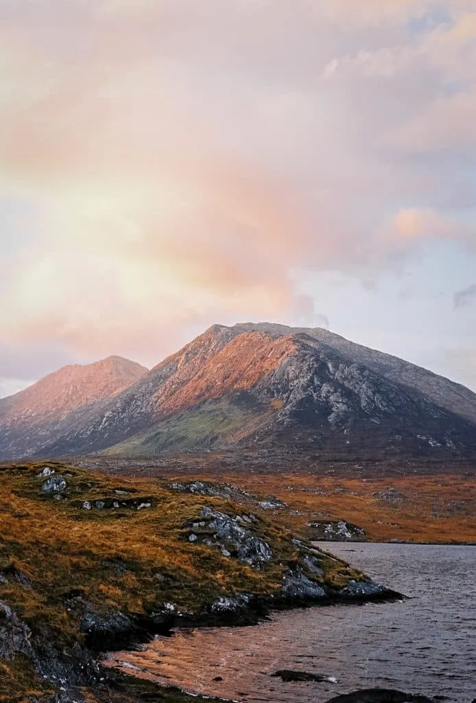 lou goetzmann 2lCfdJFojHE unsplash Connemara national park