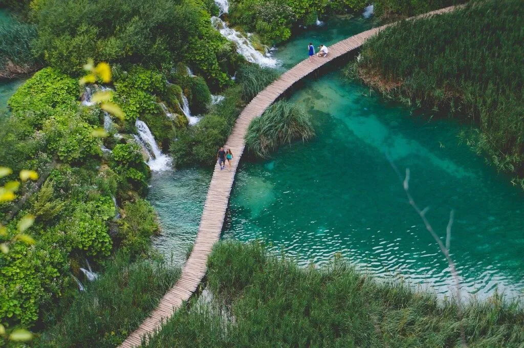 Plitvice Lakes Split Croatia 1031159 1280 pixabay e1627406239910
