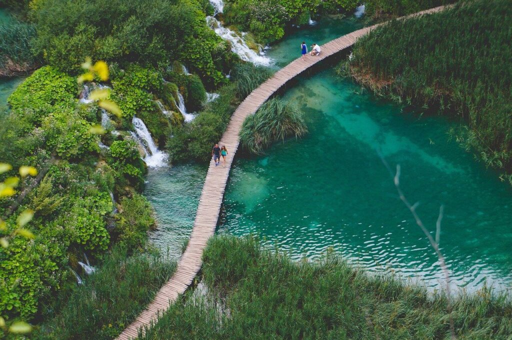 Plitvice Lakes Split Croatia 1031159 1280 pixabay e1627406239910