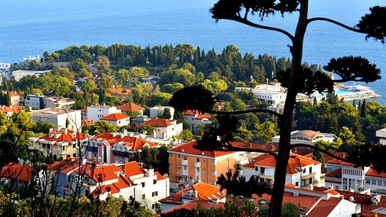 Highlights of Croatia Mainland to Coast Zagreb Split Dubrovnik — Juniper Tours