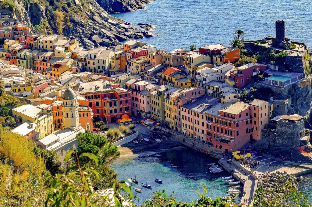 cinque terre harbor with colorful buidlings