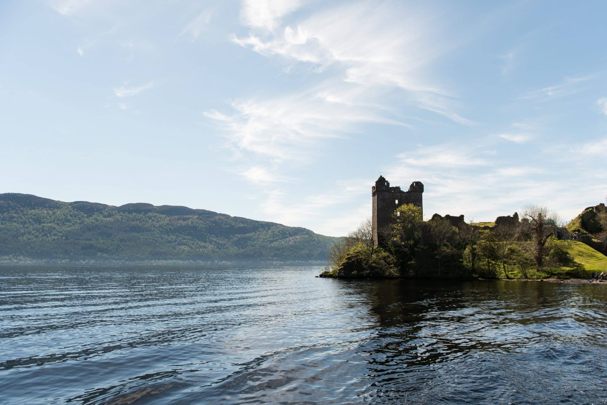 Scotland's Castles and Lochs : Exploring Historic Landmarks - Juniper Tours