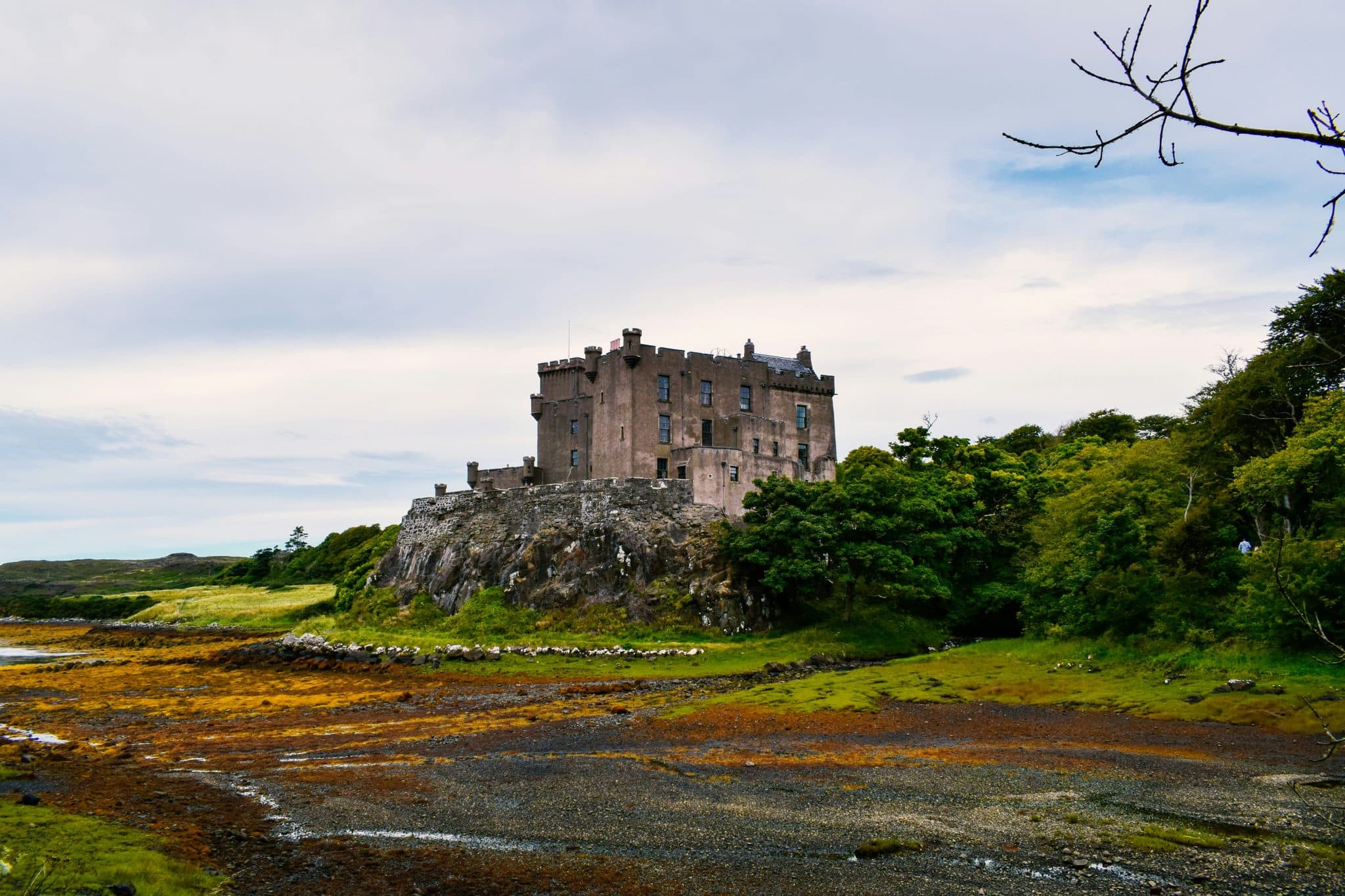 What is the Oldest Castle in Scotland? - Juniper Tours