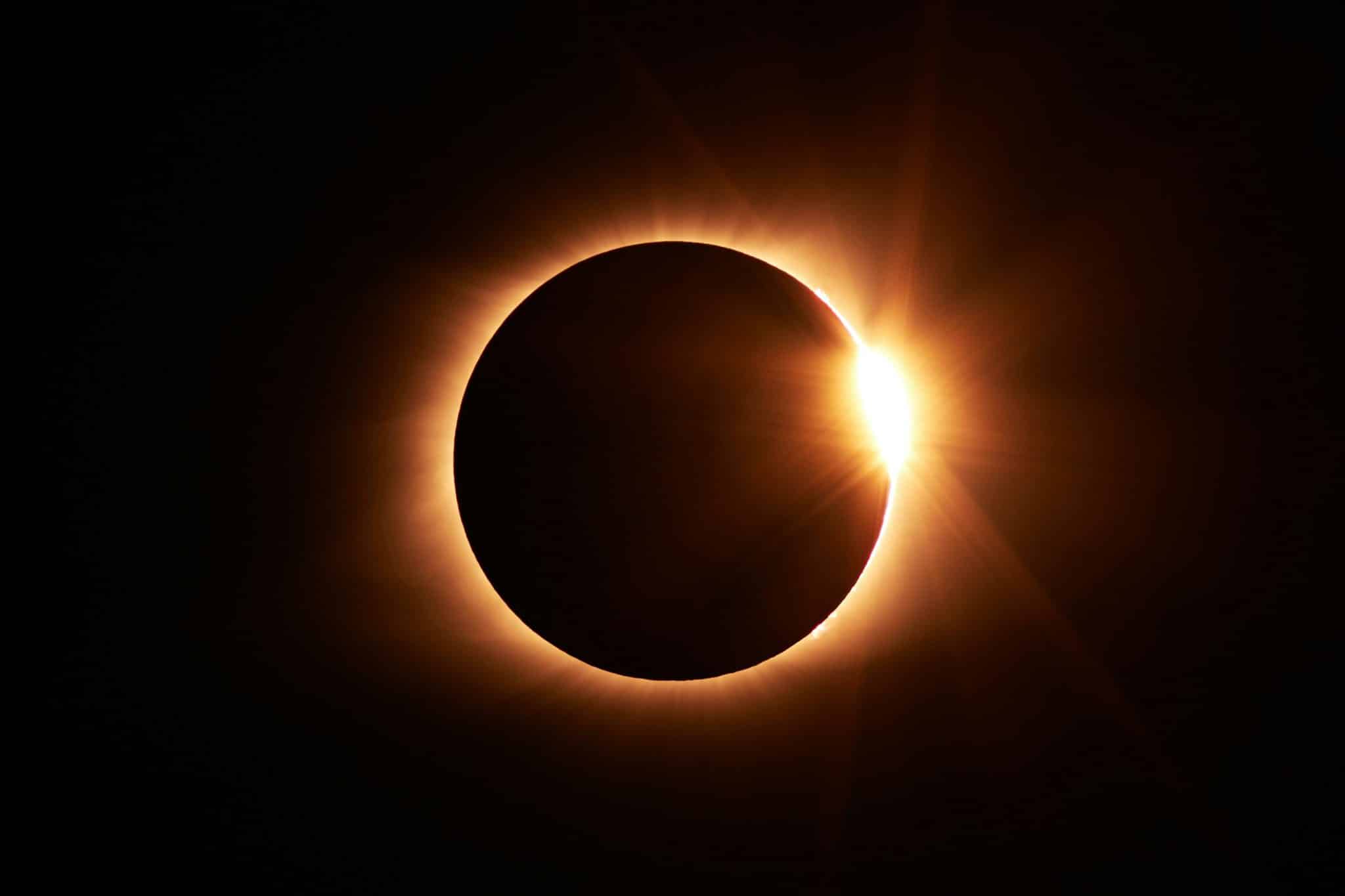 Solar Eclipse Iceland 2026: Witness Nature's Spectacle - Juniper Tours