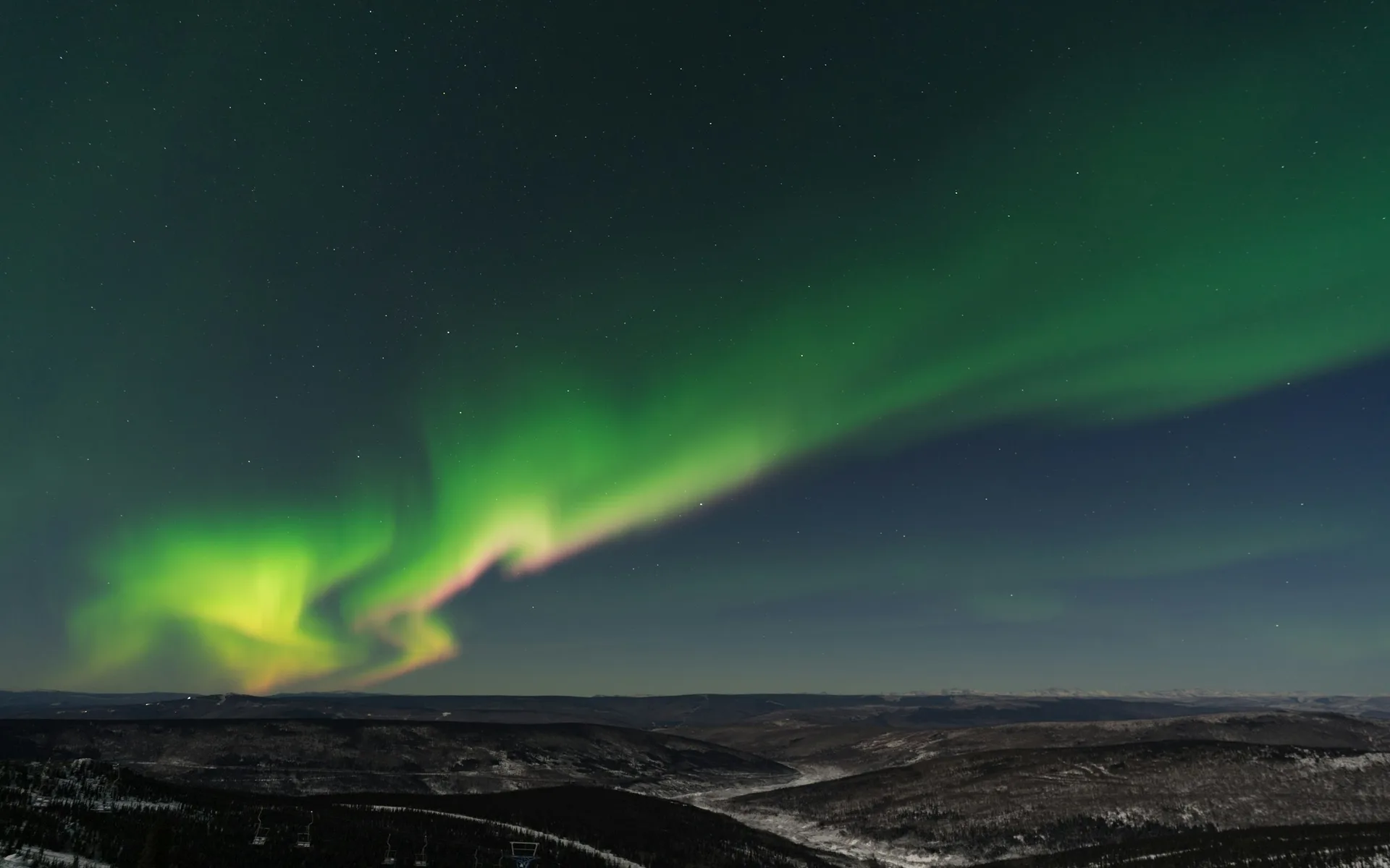 Aurora glass-roof lodge — Alaska honeymoon